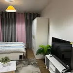 Spacious Room Near The Center